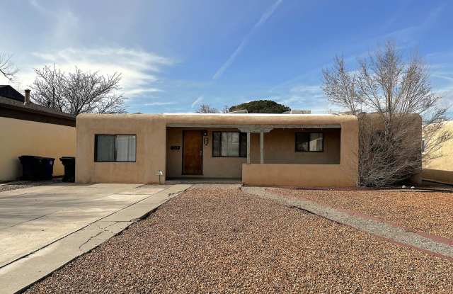 Splendid 4 Bedroom, 2 Bath Home Near Kirtland AFB! Available Now! photos photos