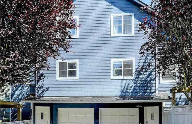 3Bd/3.5Ba Seattle Townhome Gallery 1