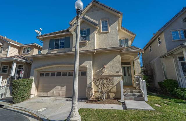 Charming 3-Bedroom Home with Large Loft or Alternate 4th Bedroom! photos photos