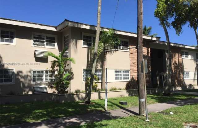 6511 Santona St photos photos