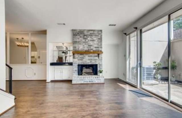 7505 Memorial Woods Drive Gallery 3