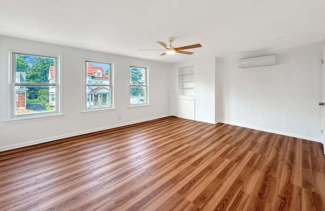 104 Waring Place Gallery 2