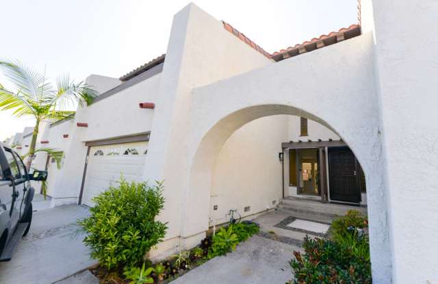 3 bed 2.5 bath Townhome ~ Coastal Elegance Meets Everyday Convenience in This Spacious San Clemente Gem photos photos