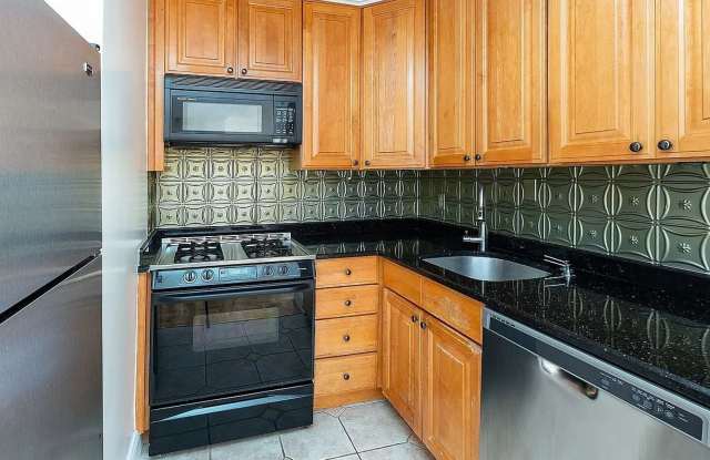 Newly Renovated 1 Bedroom 1 Bathroom Available - 400 East 85th Street, New York City, NY 10028