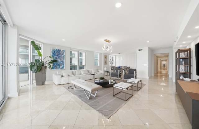 5801 Collins Ave Gallery 4