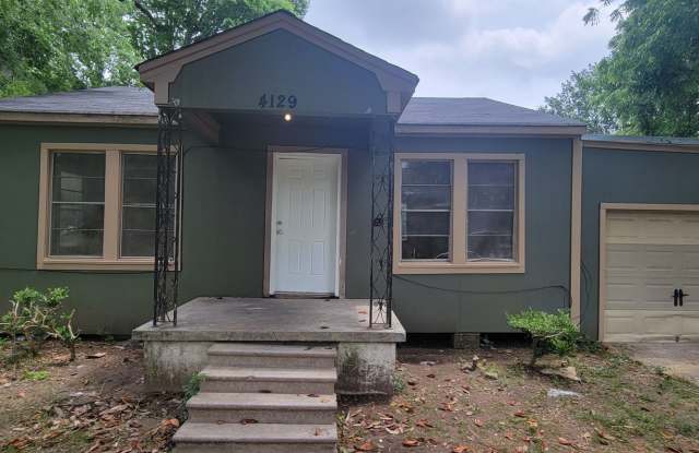 Nice 2 bedroom/1 bath home with Single Car Garage and Central Air  Heat! - 4129 Lamar Avenue, Shreveport, LA 71109