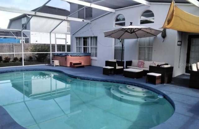 2863 PICADILLY CIRCLE Gallery 4