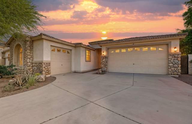 Oversized Lot + Dual Garages! 3 Bed + Den in Mountain Vista photos photos