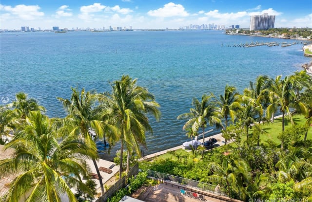 11450 N Bayshore Dr - 11450 North Bayshore Drive, North Miami, FL 33181