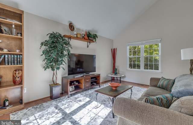 20713 BOUNTYFIELD COURT Gallery 4