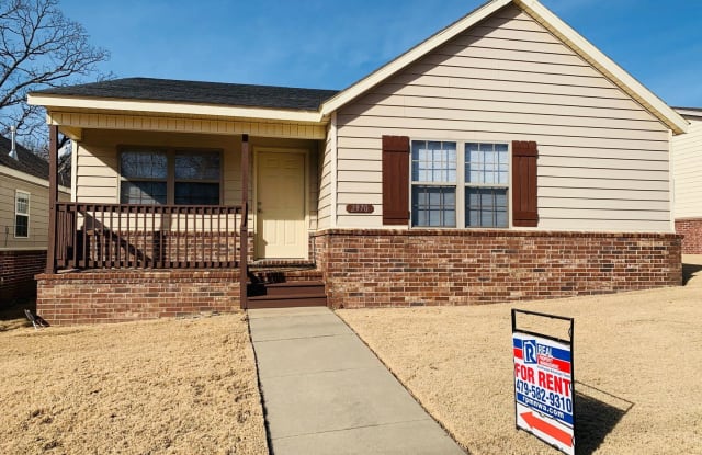 2970 W Old Farmington Rd - 2970 West Old Farmington Road, Fayetteville, AR 72704