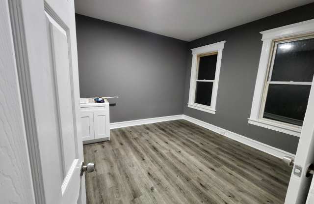 22 Davis Avenue - 1 Gallery 4