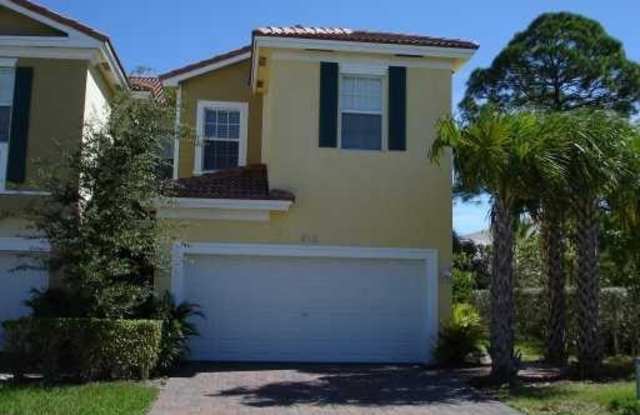 813 PIPERS CAY Drive photos photos