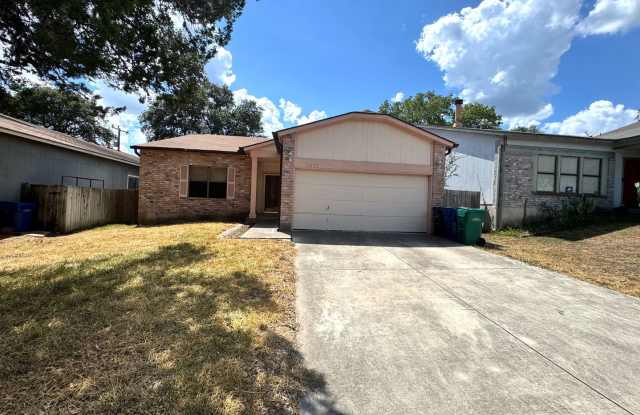 Ready For Move In - Nice 3/2 in West SA In Hunters Chase photos photos