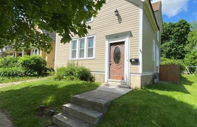 208 Bassett Street Gallery 2