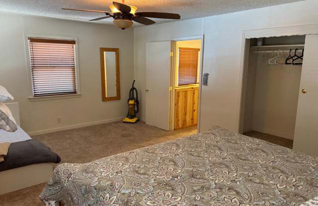 Mountain cabin close to the lake and casinos photos photos