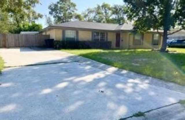 391 BLAIRMORE Boulevard W photos photos