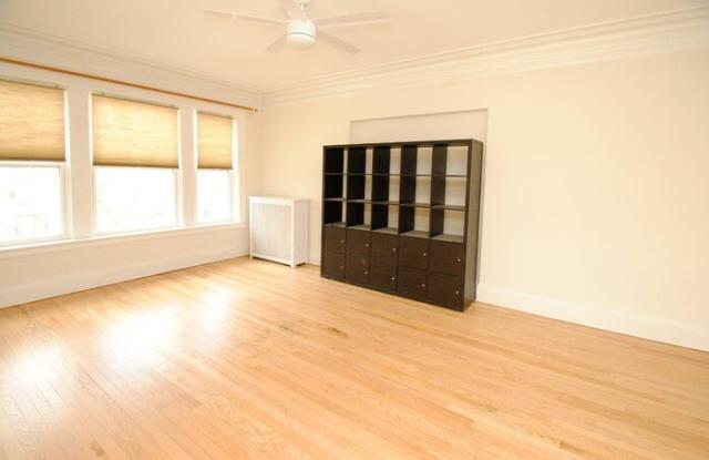 5331 South Cornell Avenue Gallery 3