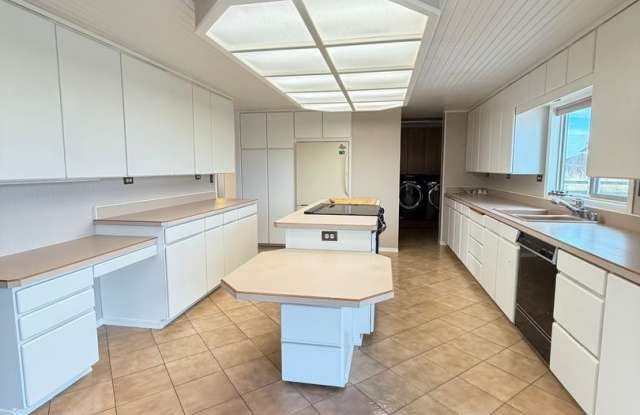 Escape to the Country- 4 Bedroom Home for rent! Gallery 3