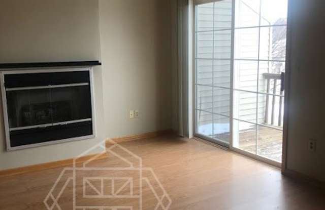 2240 Ranchview Lane North Gallery 4