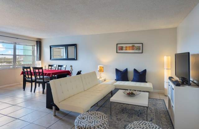 7620 Carlyle Ave photos photos