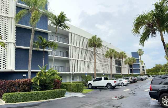 877 NE 195th Street - 877 Northeast 195th Street, Ives Estates, FL 33179 877 NE 195th Street - 877 Northeast 195th Street, Ives Estates, FL 33179