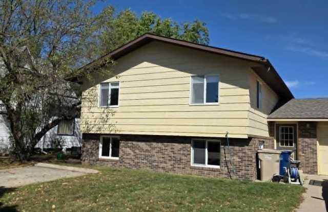 317 3rd Avenue Southeast - 2 Gallery 1