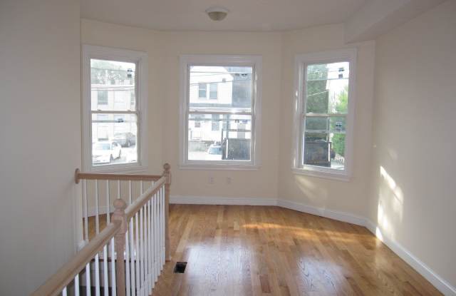 198 Union Avenue Gallery 4
