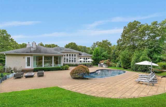 162 Chardonnay Drive - 162 Chardonnay Drive, East Quogue, NY 11942