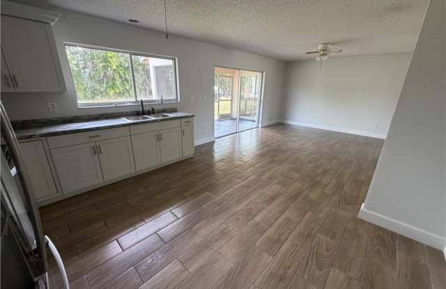 937 SW 52nd St lot: 36 Gallery 2