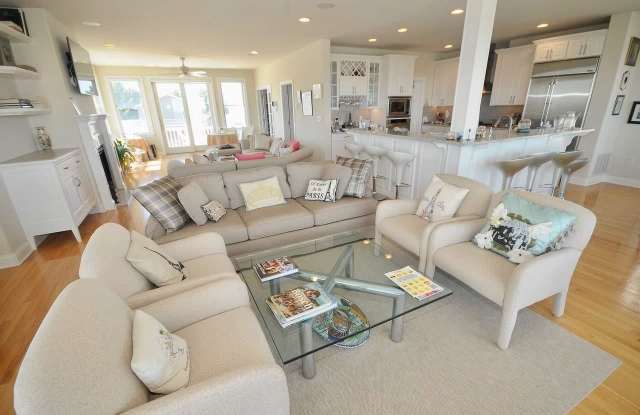 5216 Ocean Dr Gallery 3