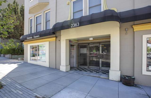 2363 Van Ness Gallery 2