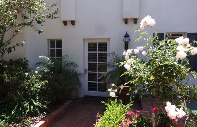3221 Russell St. Apartment #1 Gallery 2