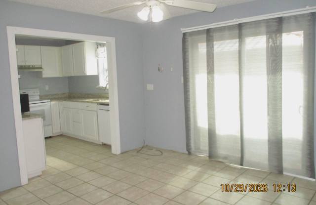 Your Daytona Beach Home—with Room to Enjoy the Outdoors! 3 Bedrooms | 2 Bathrooms Gallery 4