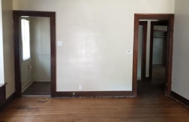 856 Dearborn Gallery 4