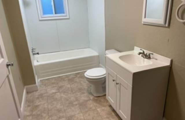 2/1 in Gastonia, NC - $100 refundable key deposit required photos photos