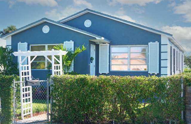 12 S E St - 12 South E Street, Lake Worth, FL 33460