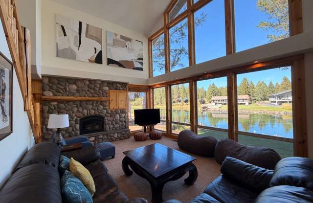 FURNISHED RIVERFRONT HOME WITH PRIVATE DOCK & HOT TUB NEAR SUNRIVER! photos photos FURNISHED RIVERFRONT HOME WITH PRIVATE DOCK & HOT TUB NEAR SUNRIVER! photos photos