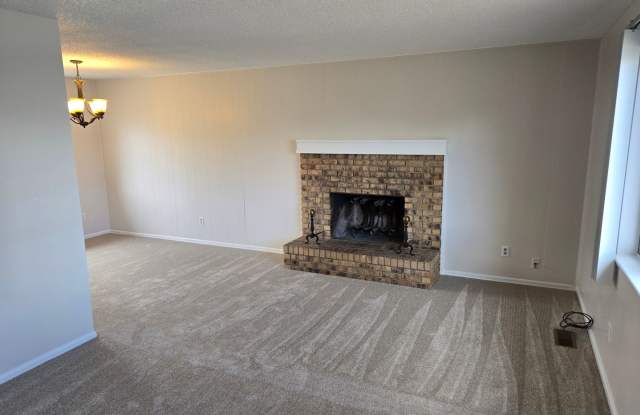 3 Bedroom 2 bath, single family house in Westminster Gallery 4