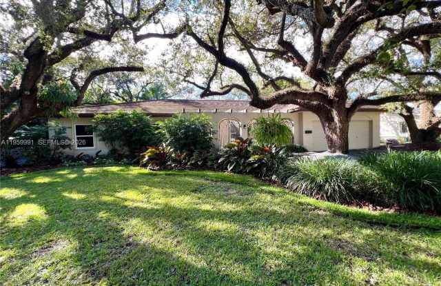 4350 Palmarito St photos photos