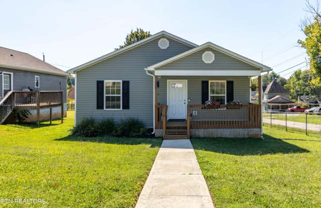 524 Midlake Drive NE photos photos 524 Midlake Drive NE photos photos