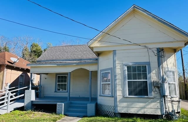 2385 Poplar Street - 2385 Poplar Street, Beaumont, TX 77701