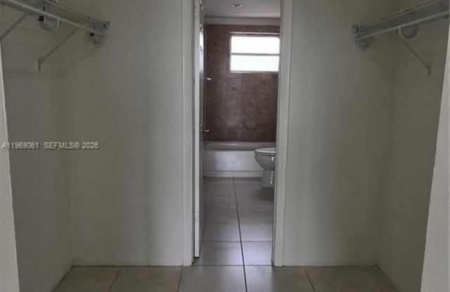 9375 Fontainebleau Blvd - 9375 Fontainebleau Boulevard, Fountainebleau, FL 33172