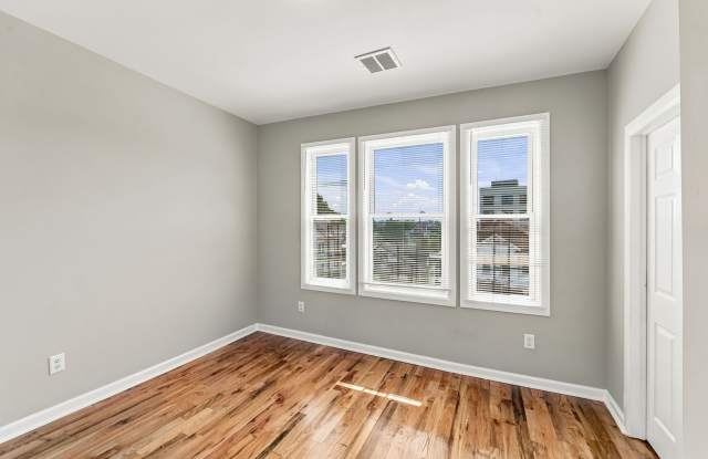 422 Woodside Avenue - 3 Gallery 4