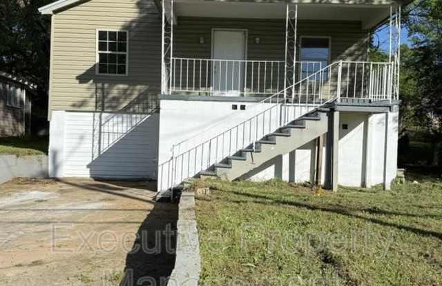 923 Woodward Road photos photos