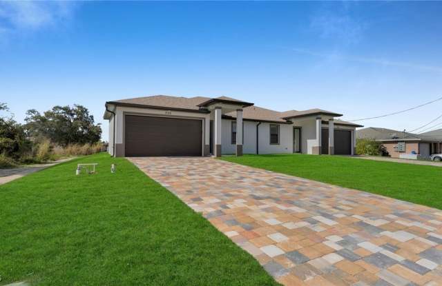 330 Gordon Avenue S unit: 2 photos photos