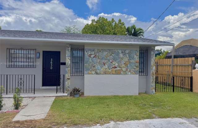 3630 SW 87th Ave photos photos