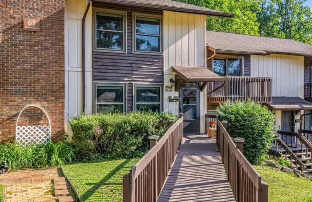 Charming Updated Brevard NC Condo close to Downtown - 63 Shepard Square, Brevard, NC 28712