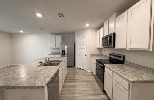 Spacious 4 Bedroom 2 Bath Home with Solar Panels! Gallery 4
