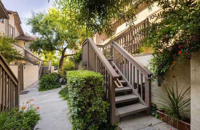 Stylish and Spacious Condo in Prime Thousand Oaks Location! - 86 Maegan Place, Thousand Oaks, CA 91362